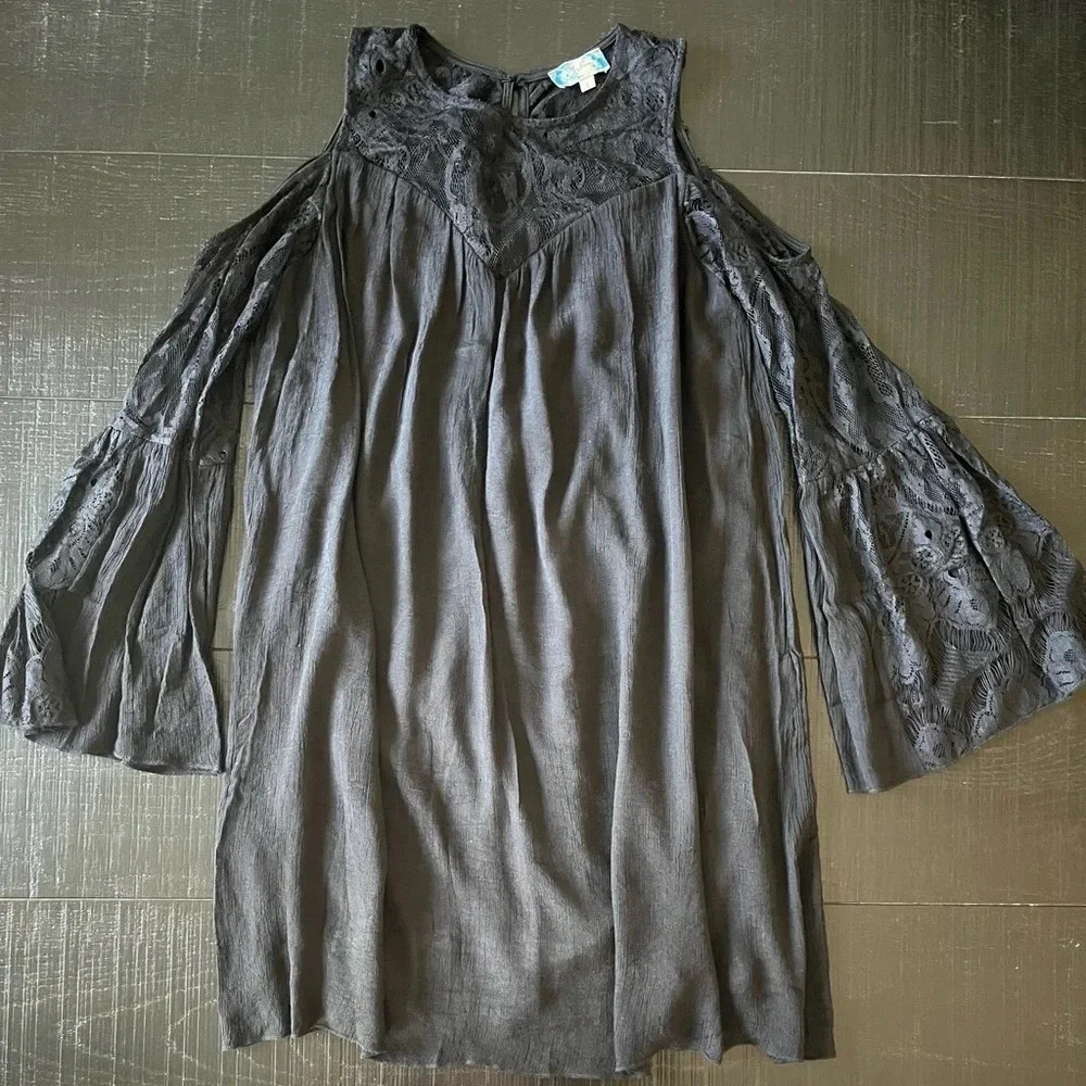 J Gee Boho Chic Black Dress SZ L Lace Bell Sleeve